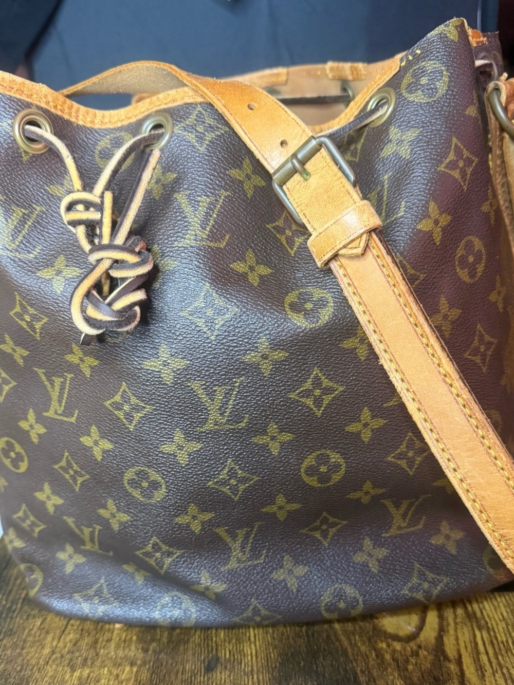 Authentic Louis Vuitton Vintage Monogram Noé GM Bucket Bag Crossbody Purse